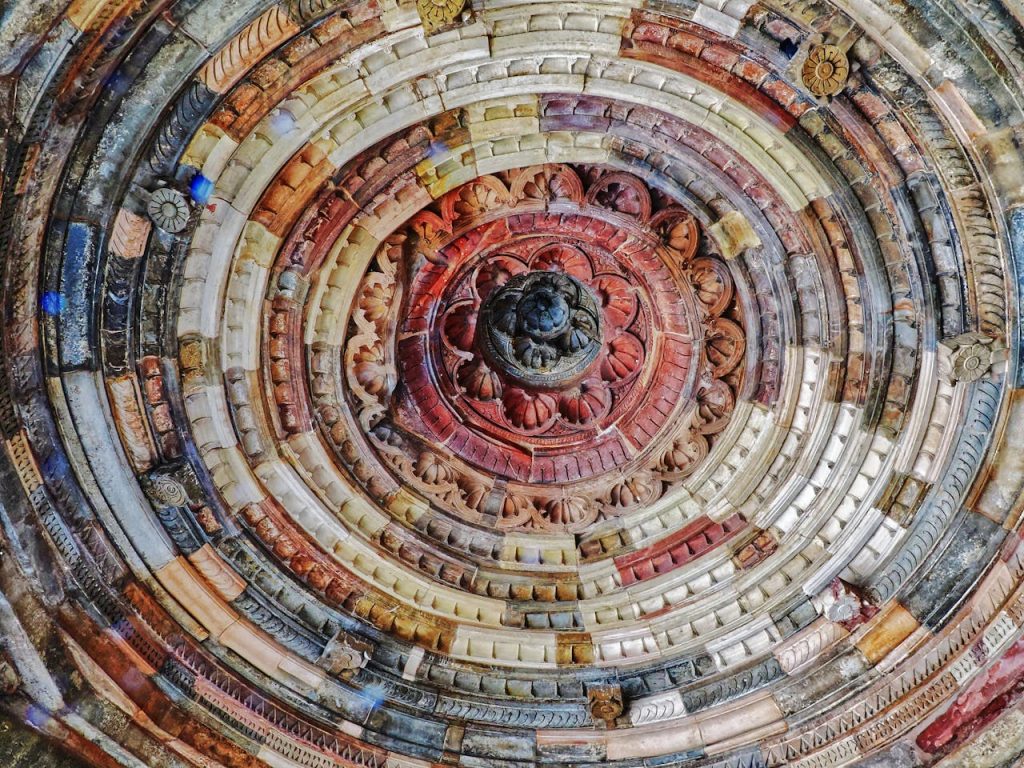 intricate-dome-ceiling-design-in-delhi-34283869